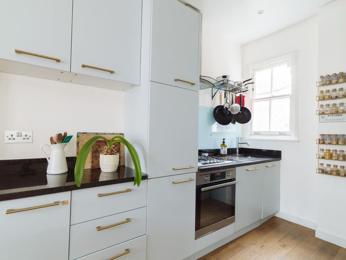 Barons Court 3 Bed, 50 Meters From Queens Tennis Club Londres Exterior foto